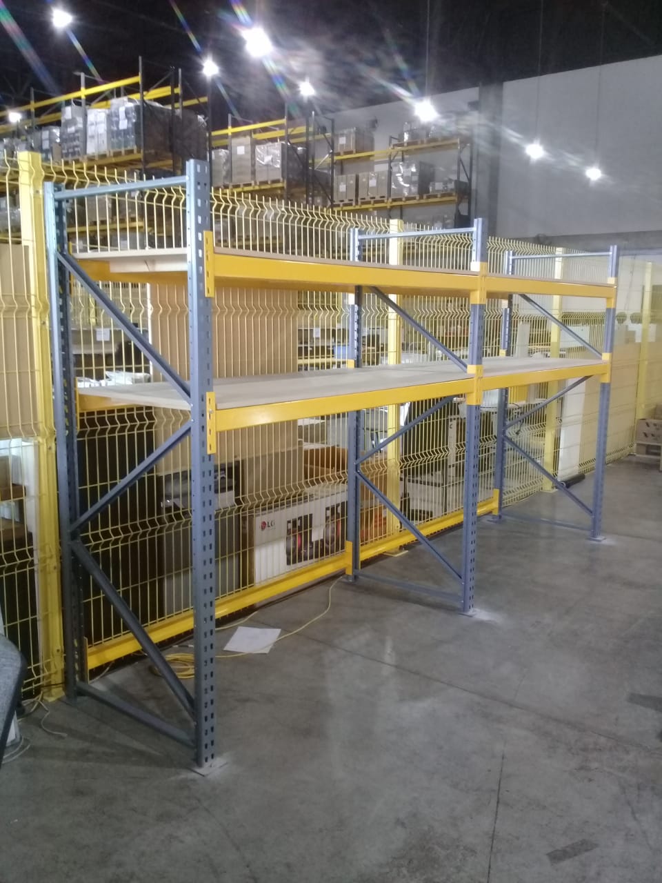 Centro de distribución Kolff equipado por Rackline